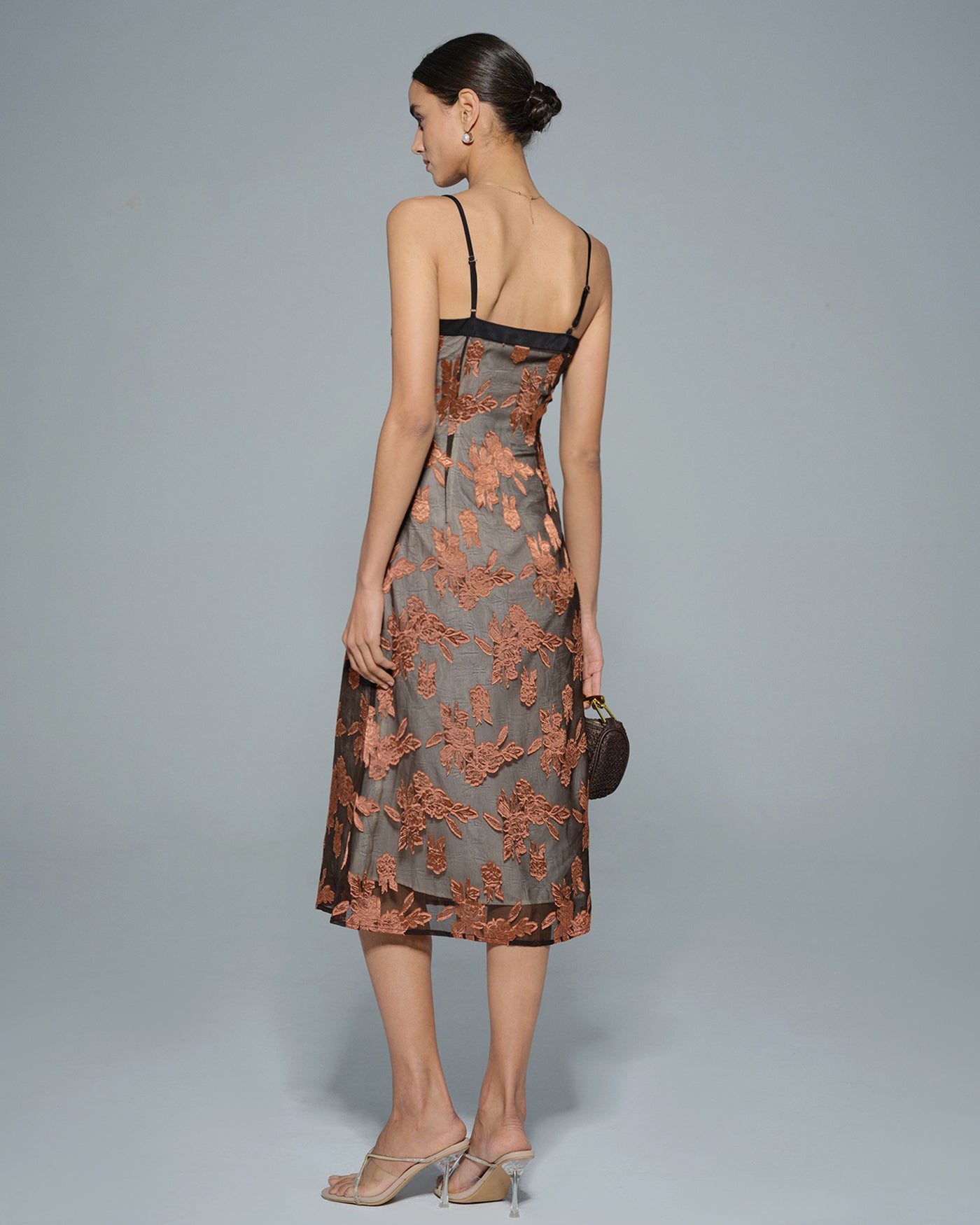 Vestido Midi Floral de Caramelo