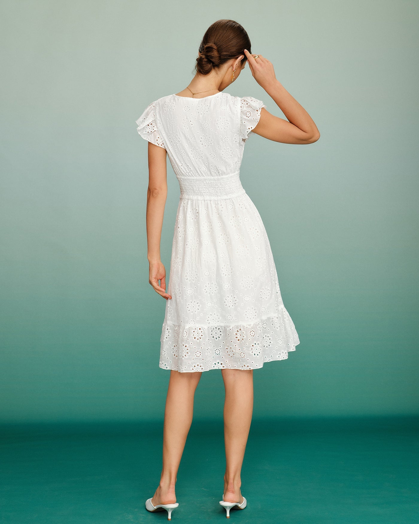 Vestido Midi Shirred Blanco con Escote en V