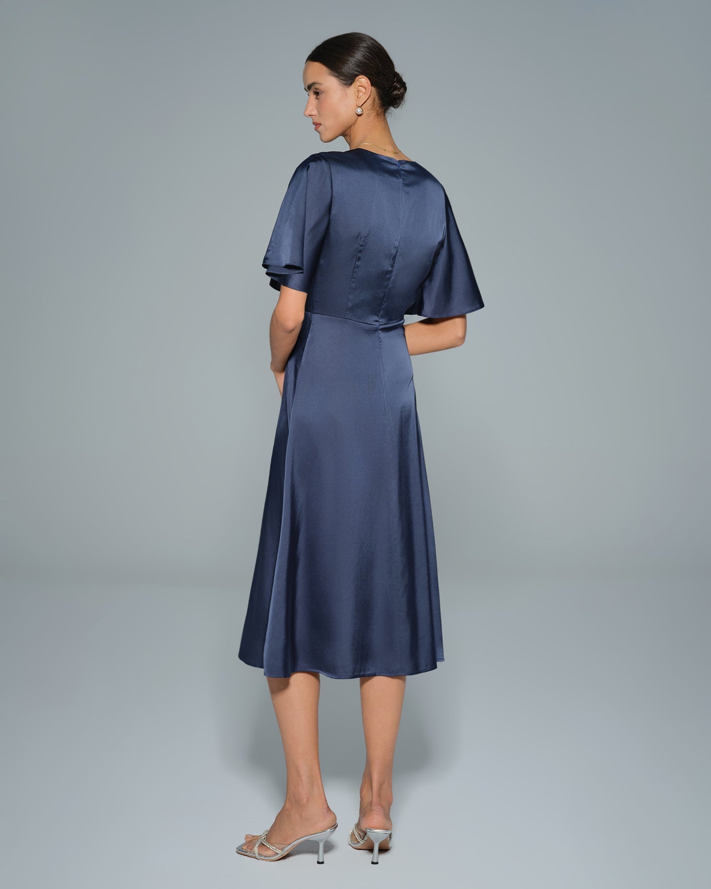 Vestido Midi de Satén con Escote en V Marino