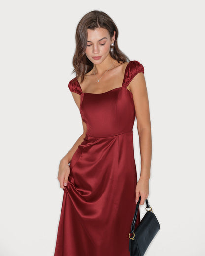 Vestido Midi de Satén con Escote Corazón Rojo