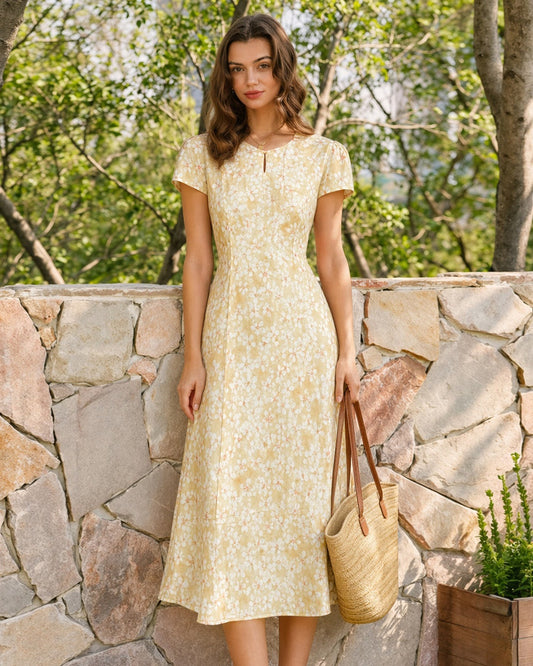 Vestido Midi Floral con Mangas Tipo Capa Amarillo