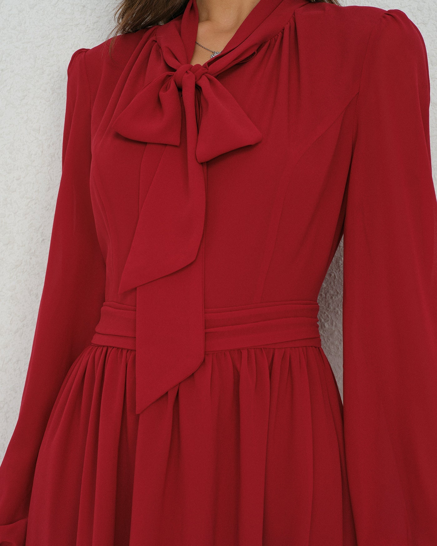 Vestido Midi de Chifón con Manga de Farol Color Rojo Vino