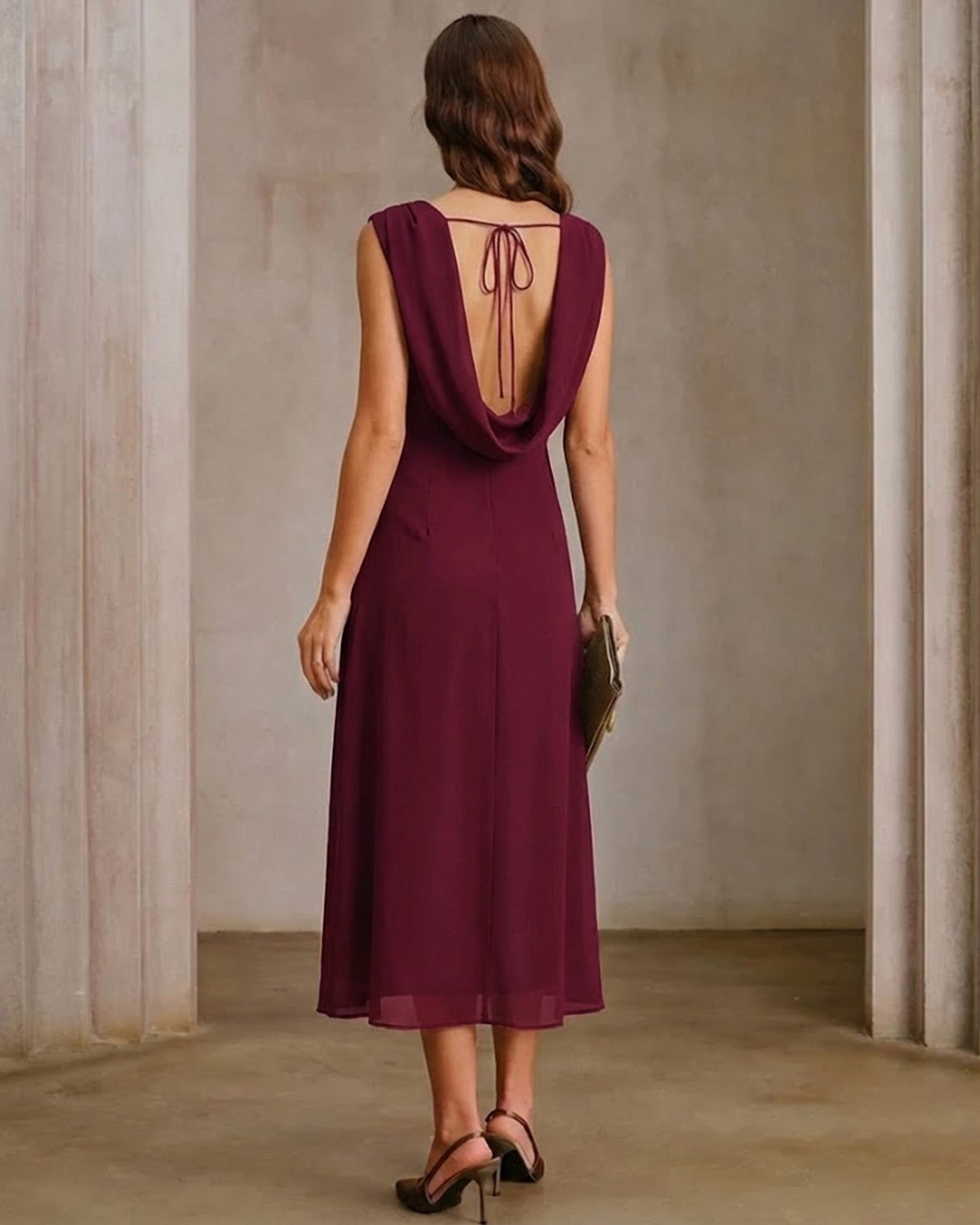 Vestido Midi Sin Espalda con Cuello Barco Color Rojo Vino