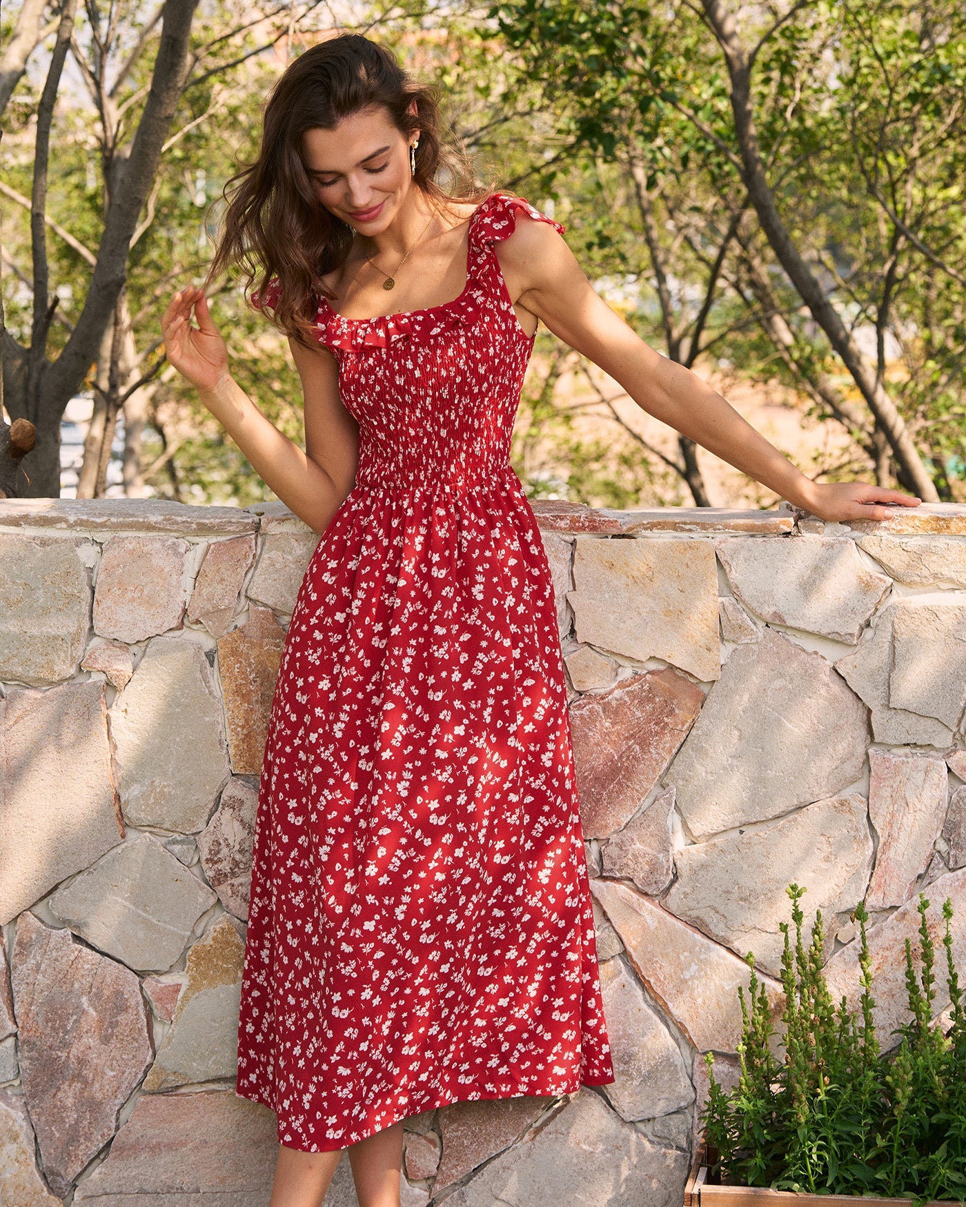 Vestido Midi Floral de Cuello Cuadrado Rojo