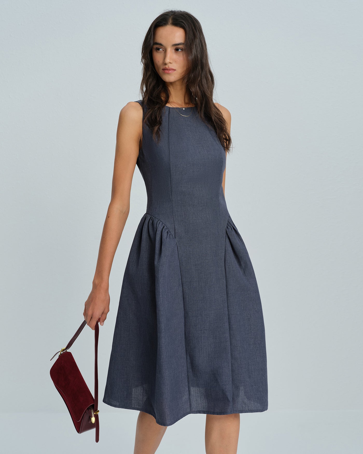 Vestido Midi Sin Mangas de Cuello Barco Gris