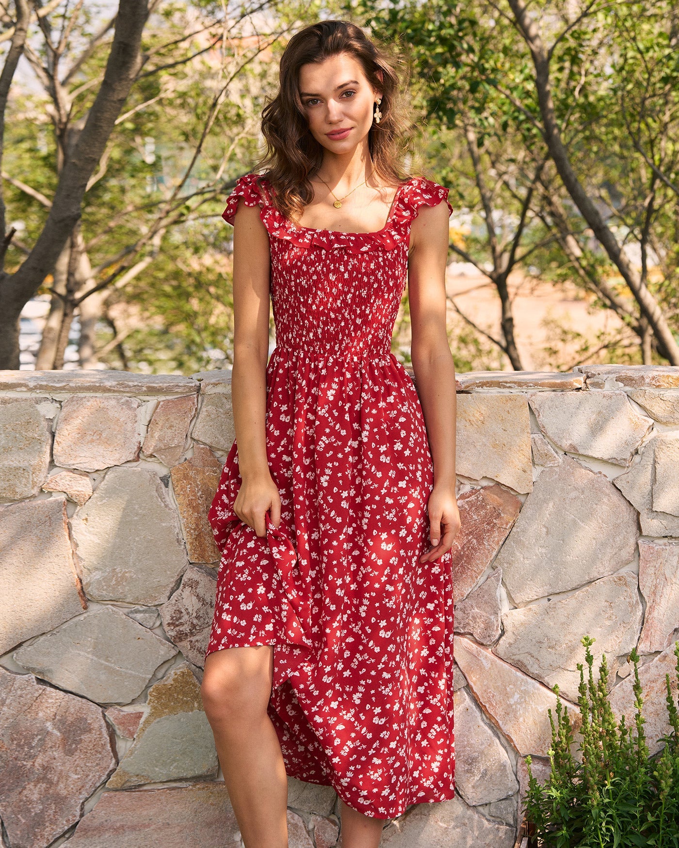 Vestido Midi Floral de Cuello Cuadrado Rojo