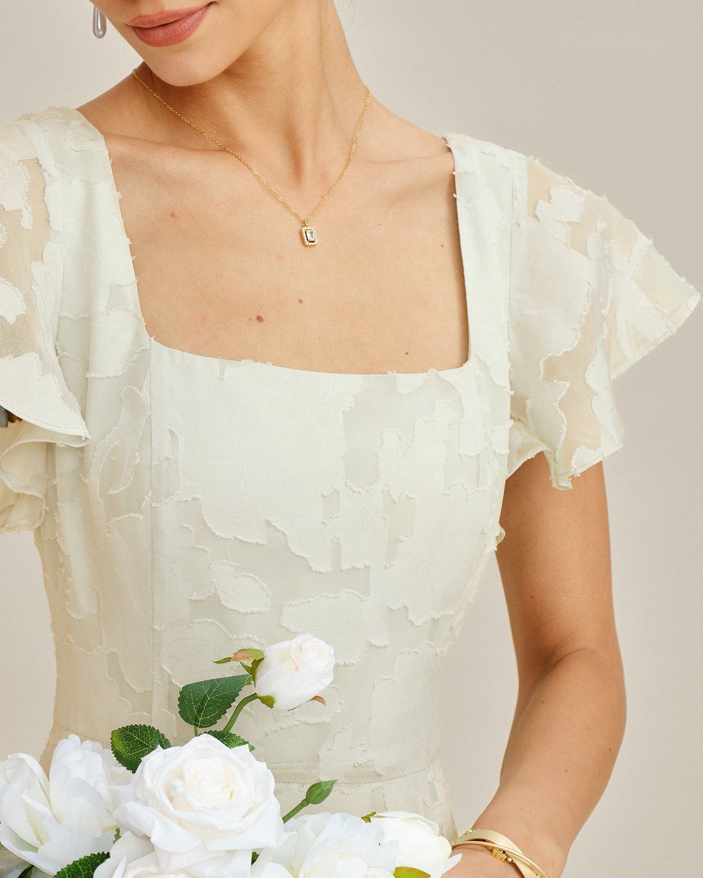 Vestido Midi Jacquard de Cuello Cuadrado Beige