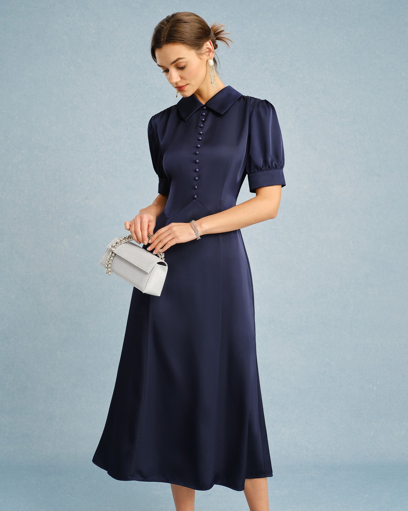 Vestido Midi de Satén con Cuello de Marinerito y Mangas Abullonadas