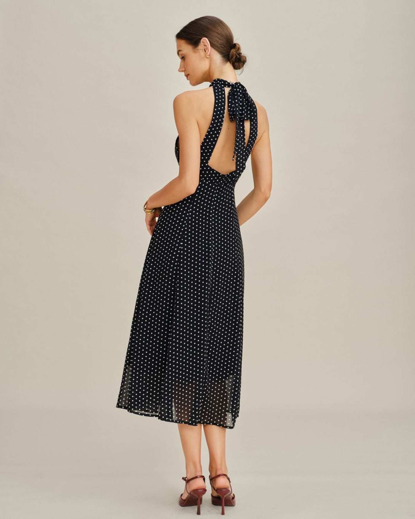 Vestido Midi Halter de Lunares Negros