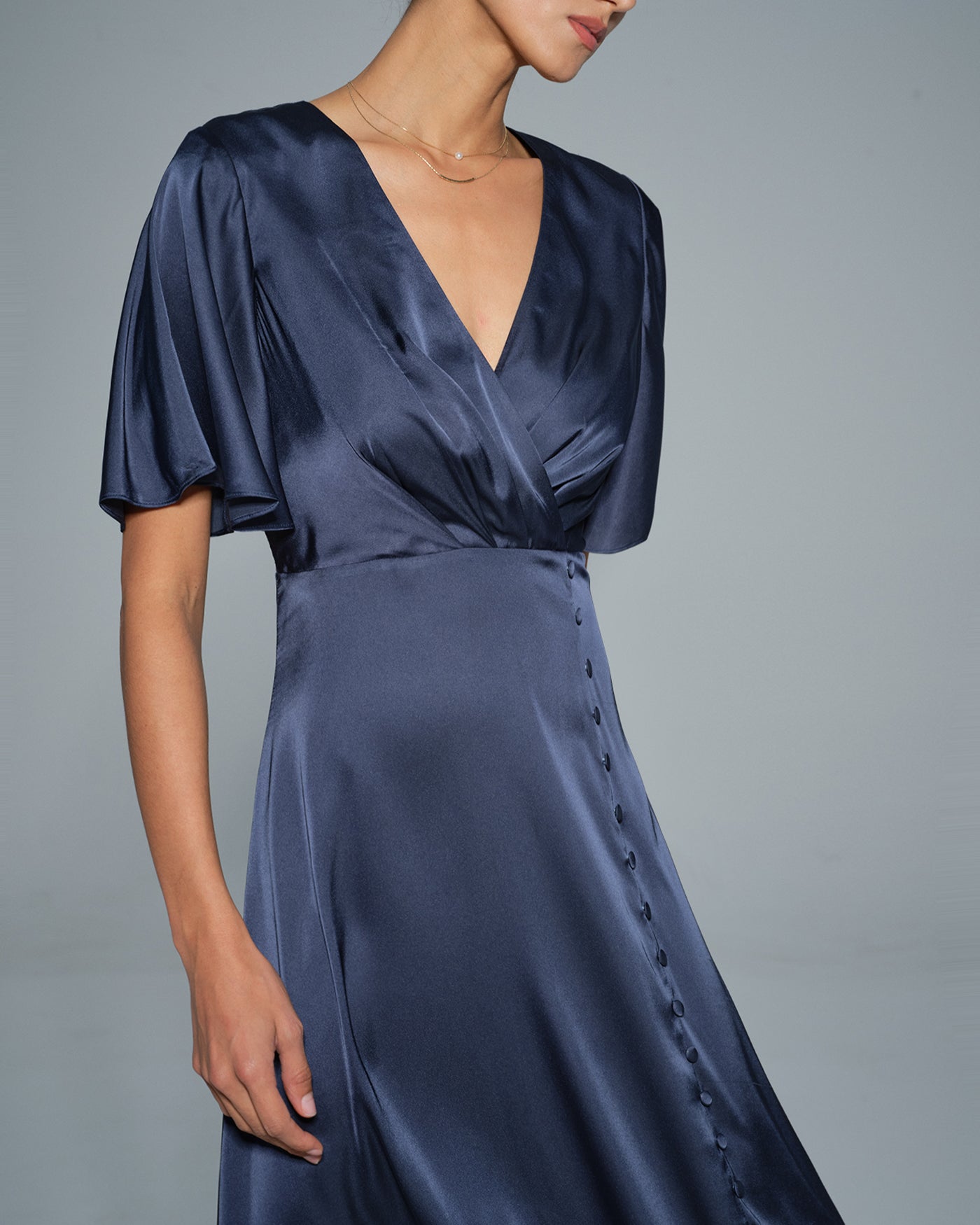 Vestido Midi de Satén con Escote en V Marino
