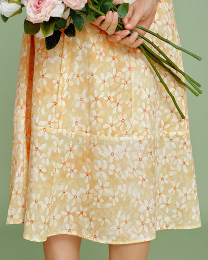 Vestido Midi Floral con Mangas Tipo Capa Amarillo
