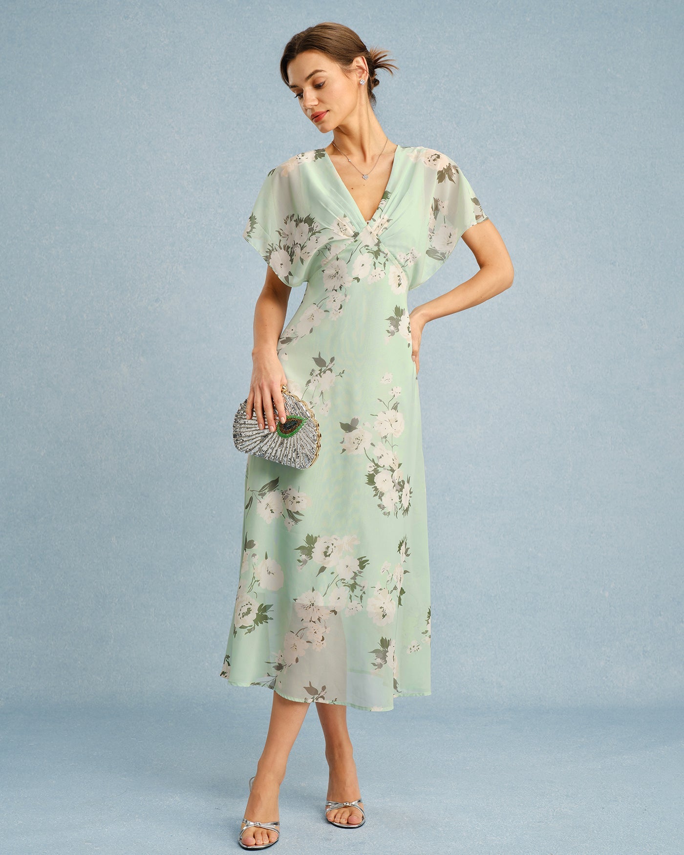 Vestido Midi de Chifón Floral Verde con Escote en V