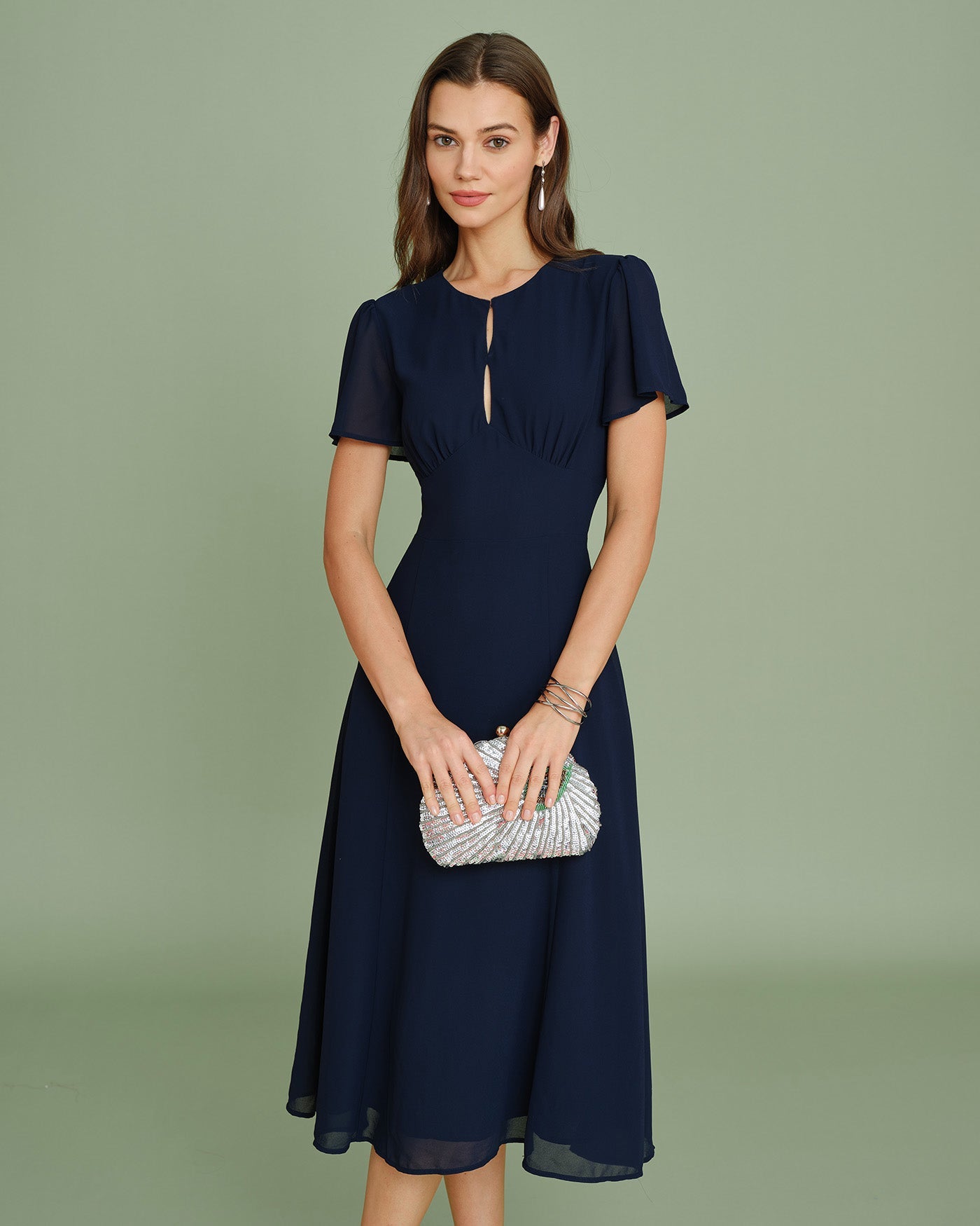 Vestido Midi de Chifón Cortado en Color Marino