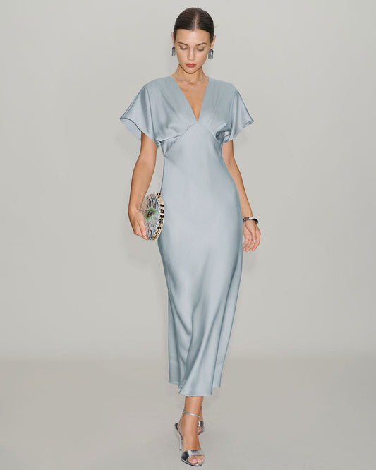 Vestido Midi de Satén con Cuello en V y Mangas Acampanadas