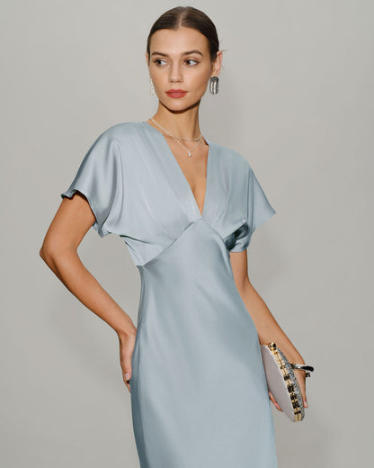 Vestido Midi de Satén con Cuello en V y Mangas Acampanadas