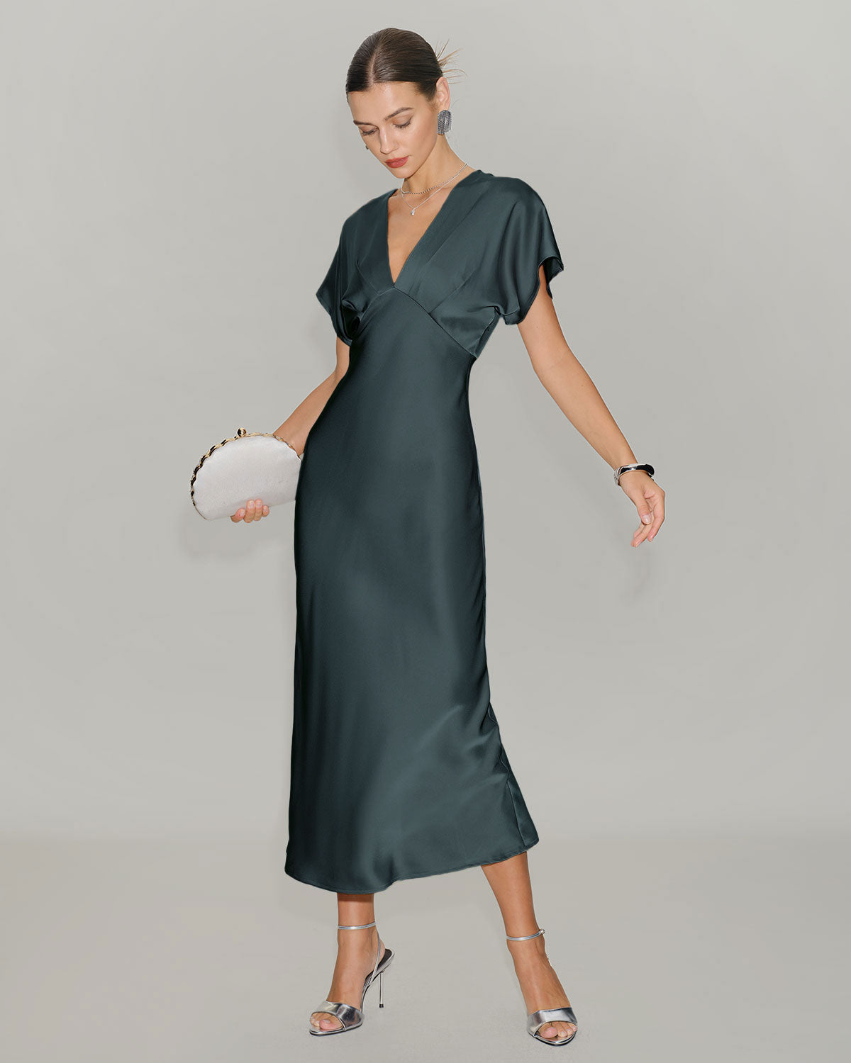 Vestido Midi de Satén Verde Gris con Mangas de Capucha