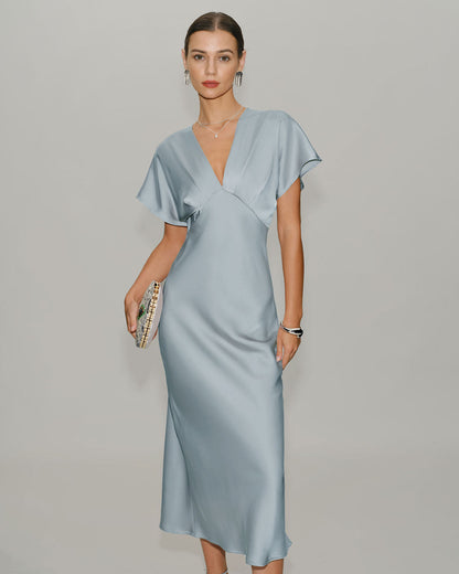 Vestido Midi de Satén con Cuello en V y Mangas Acampanadas
