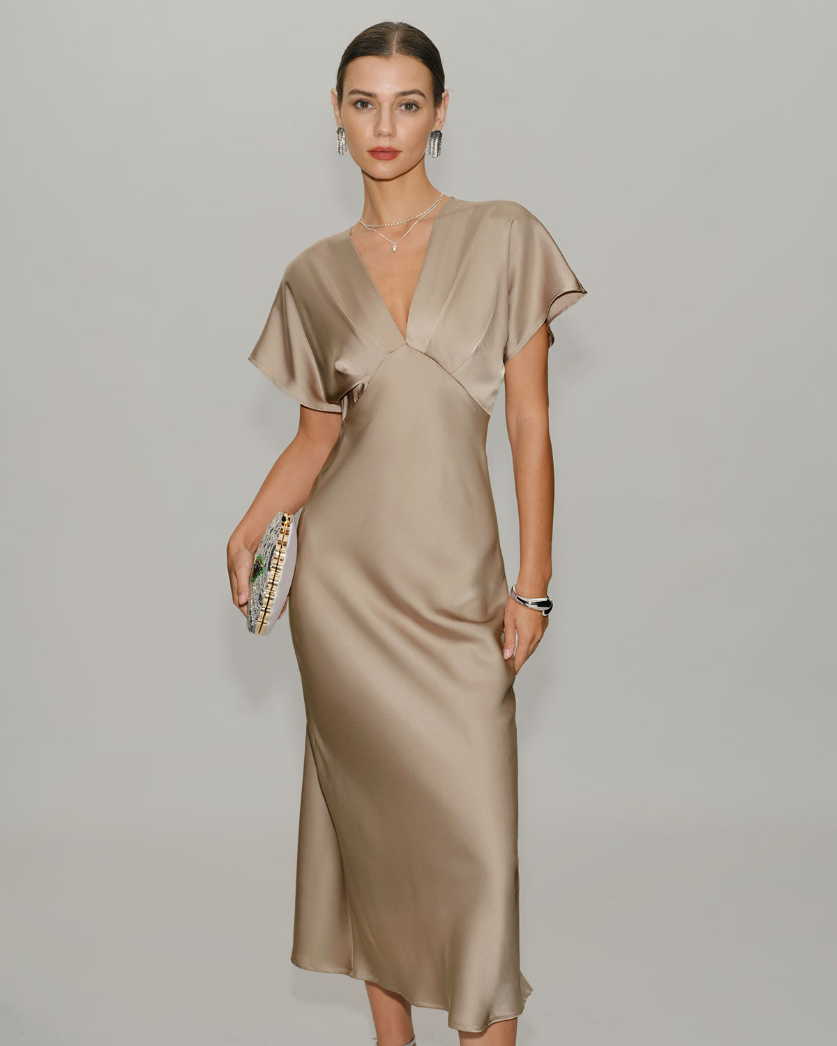Vestido Midi A-Line de Satén Melocotón con Escote en V