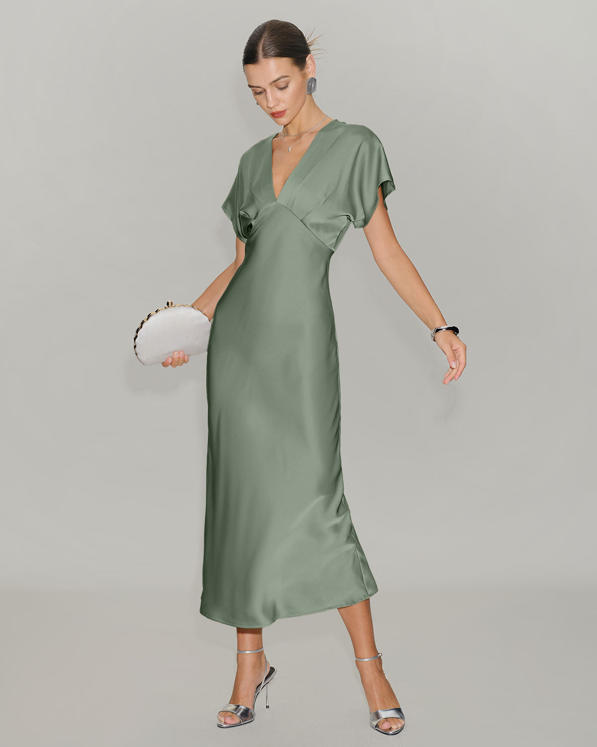 Vestido Midi A-Line Verde de Satén con Escote en V