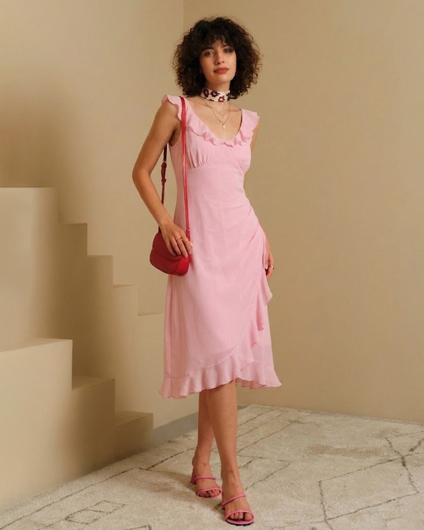 Vestido Midi Sin Mangas con Volantes y Escote en V Rosa