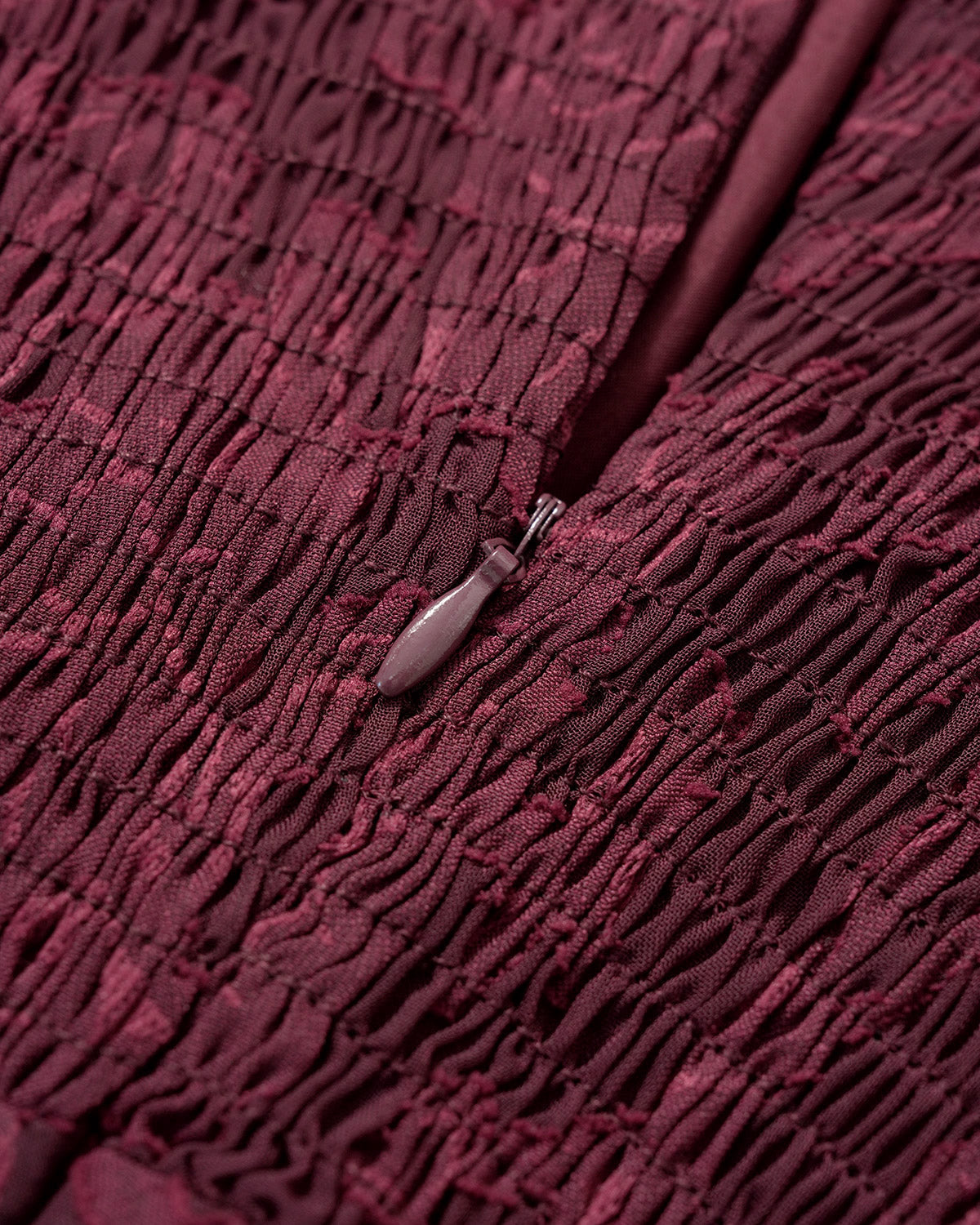 Vestido Midi Jacquard Rojo Vino con Abertura
