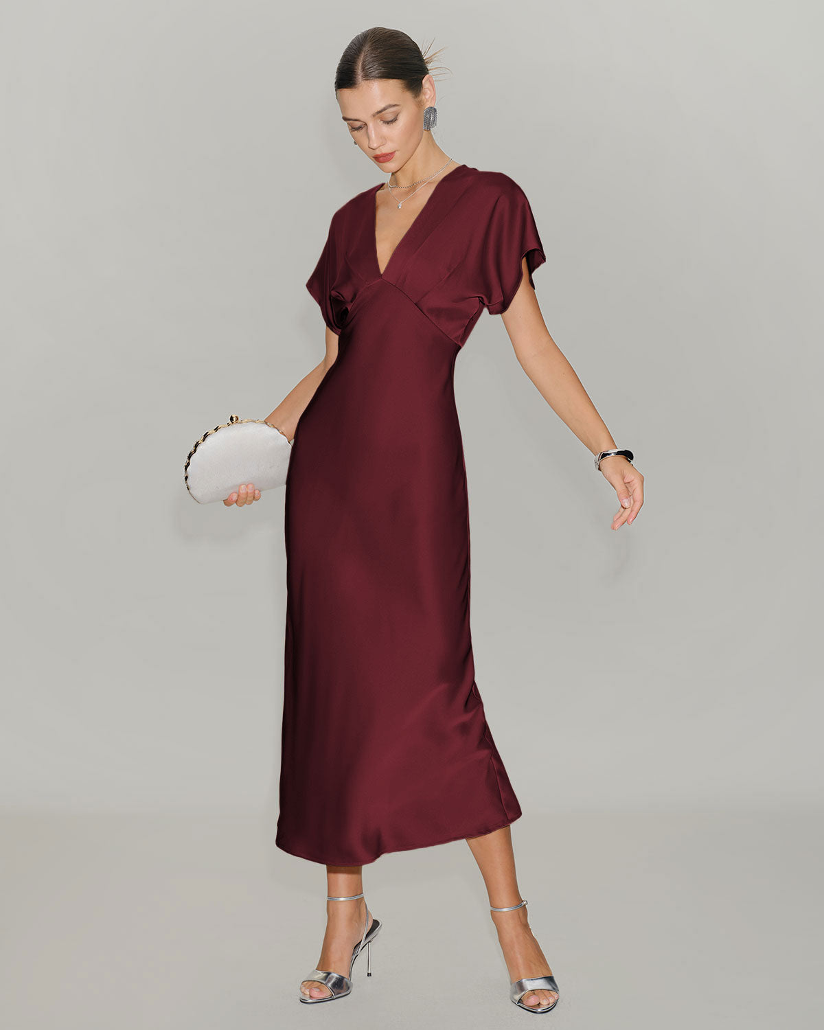 Vestido Midi de Satén Rojo Vino con Mangas de Cowl