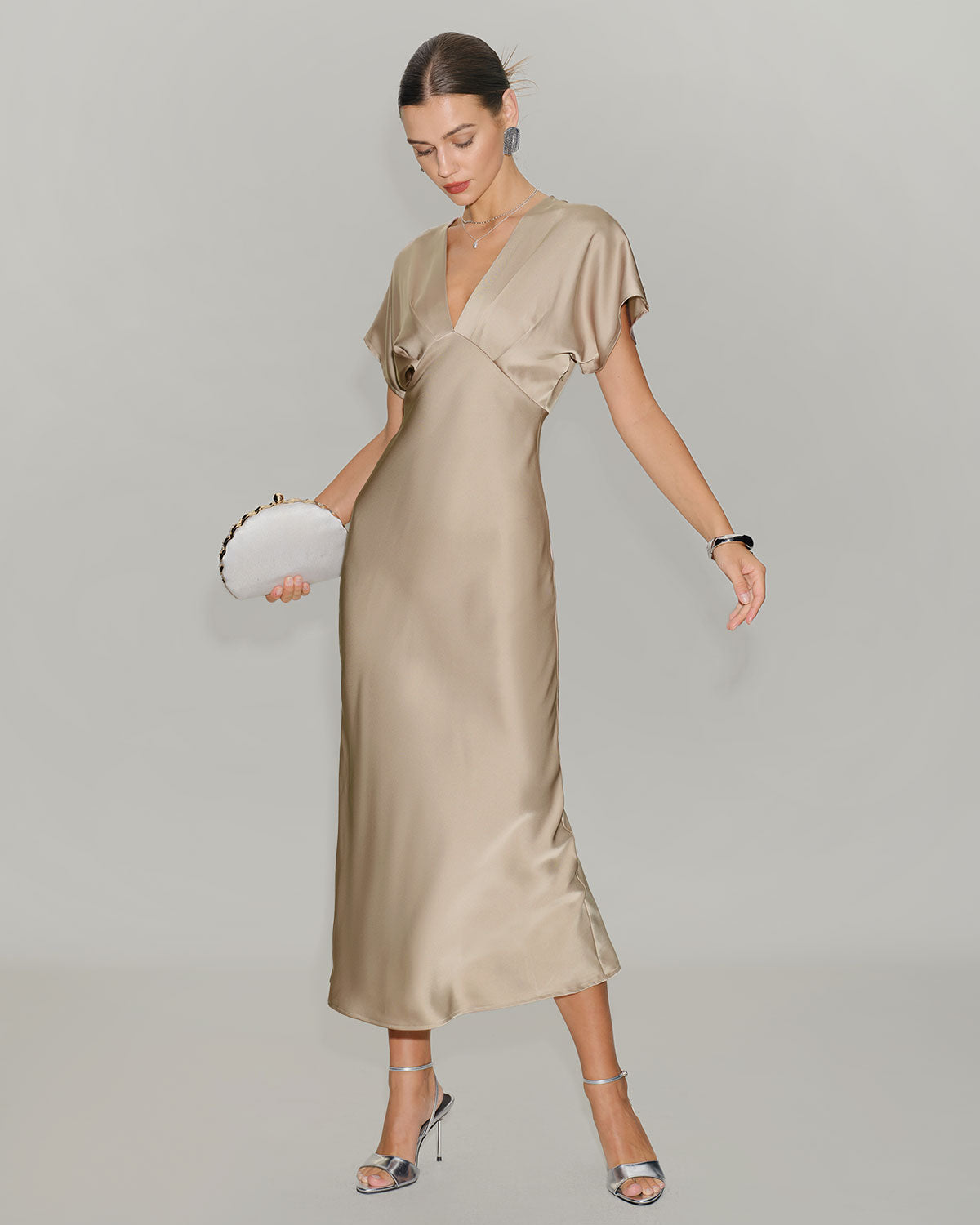 Vestido Midi A-Line de Satén Melocotón con Escote en V