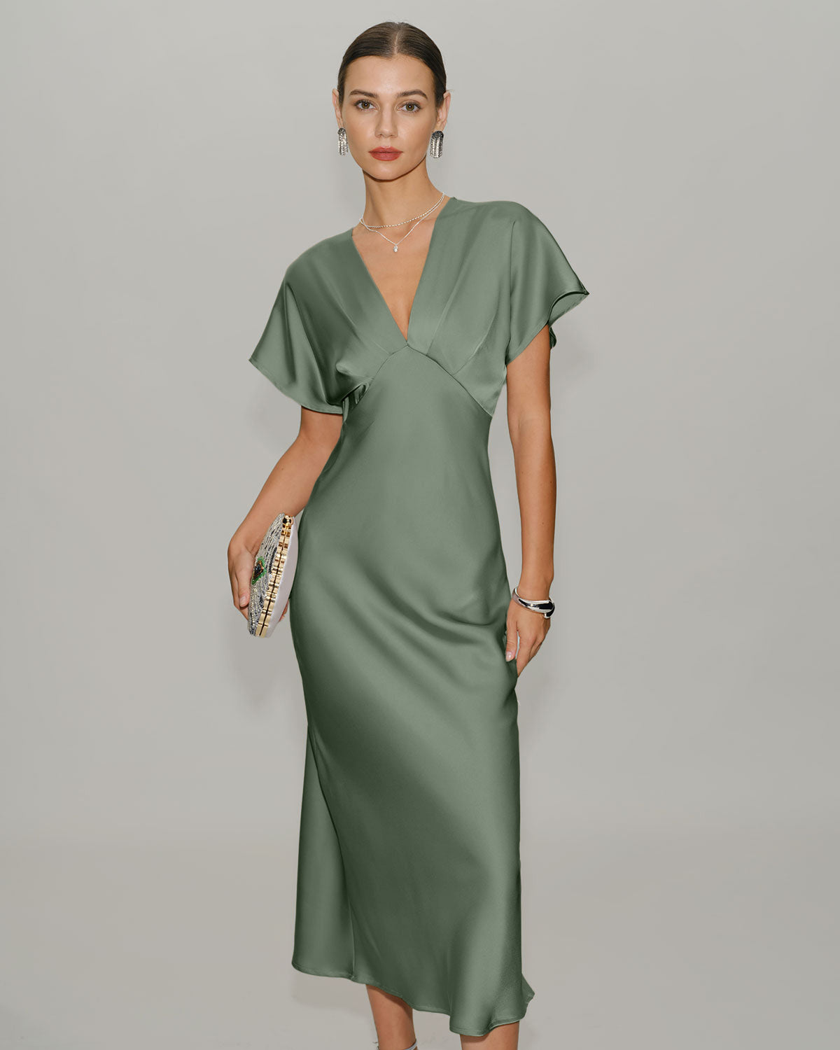 Vestido Midi A-Line Verde de Satén con Escote en V