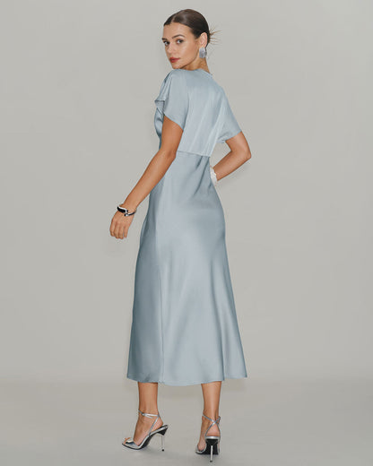 Vestido Midi de Satén con Cuello en V y Mangas Acampanadas