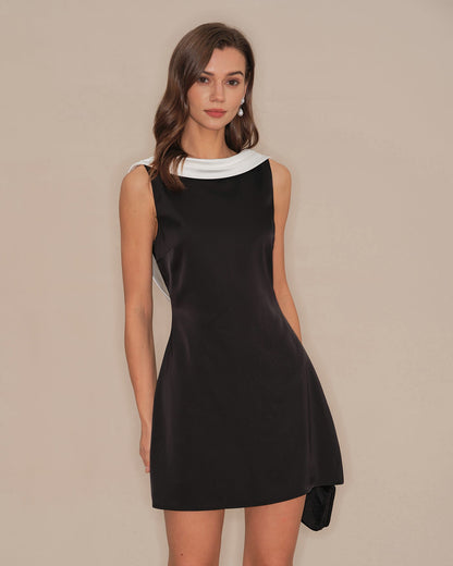 Vestido Mini Sin Espalda con Cuello de Cowl Negro