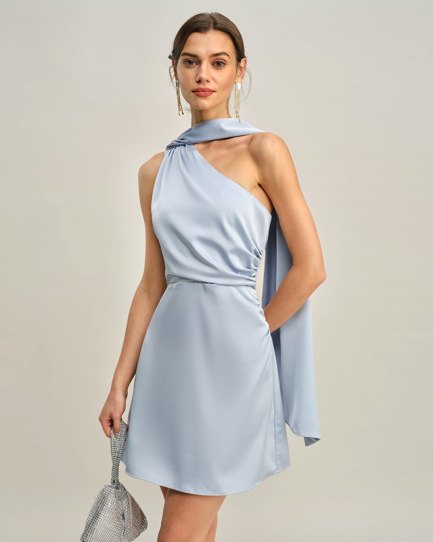 Vestido Mini de Satén Azul de Un Hombro