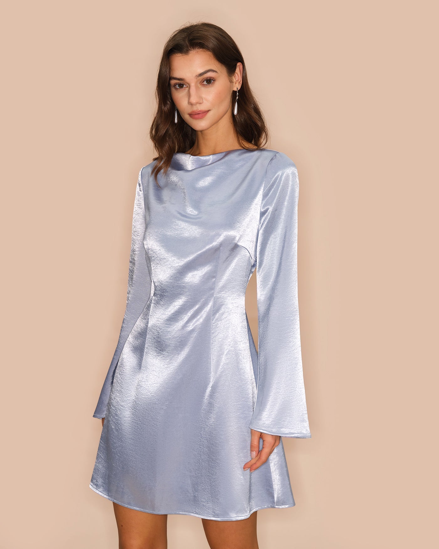 Vestido Mini de Satén con Mangas de Campana Azul