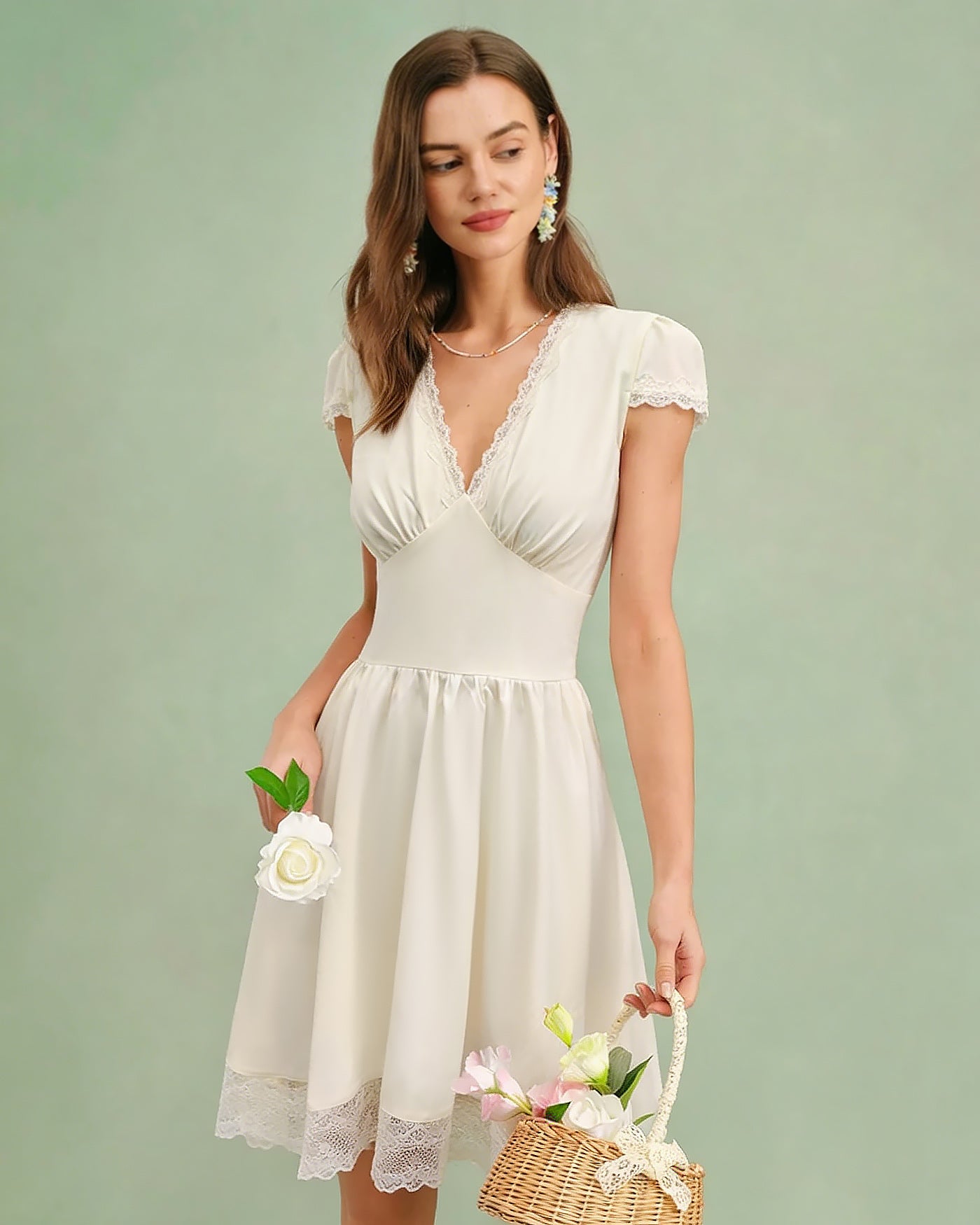 Vestido Mini de Encaje con Escote en V Color Albaricoque