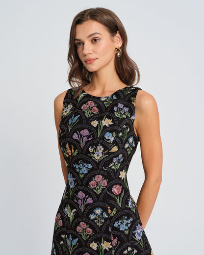 Vestido Mini Negro Floral de Cuello Barco