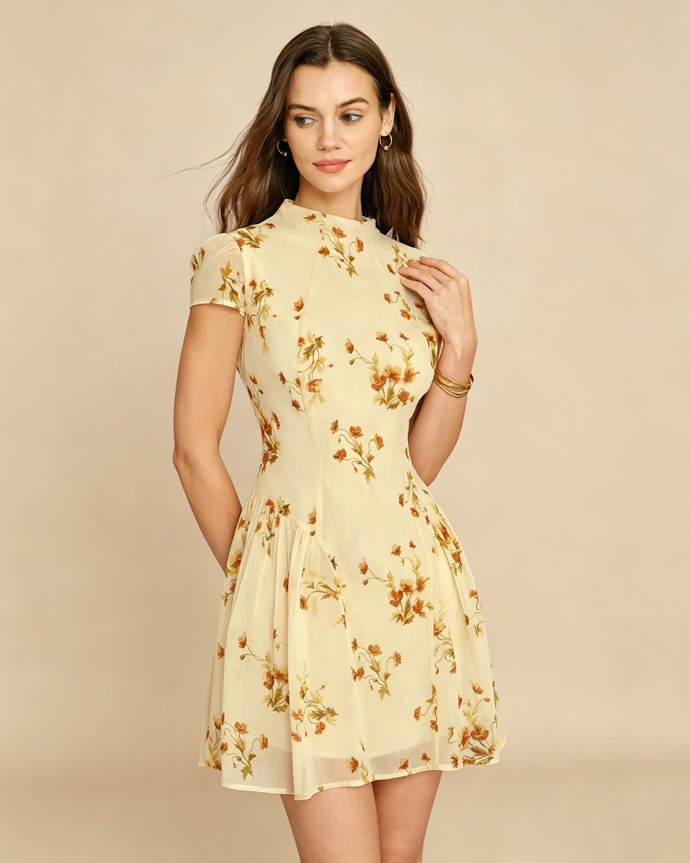 Vestido Mini Floral de Tortuga Amarillo Claro