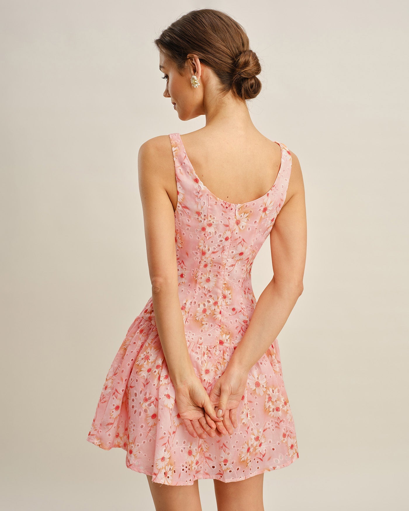 Vestido Mini Floral con Cuello Barco