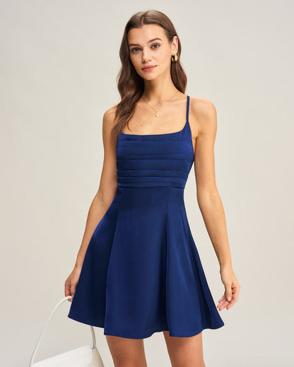 Vestido Mini de Satén Plisado en Color Marino