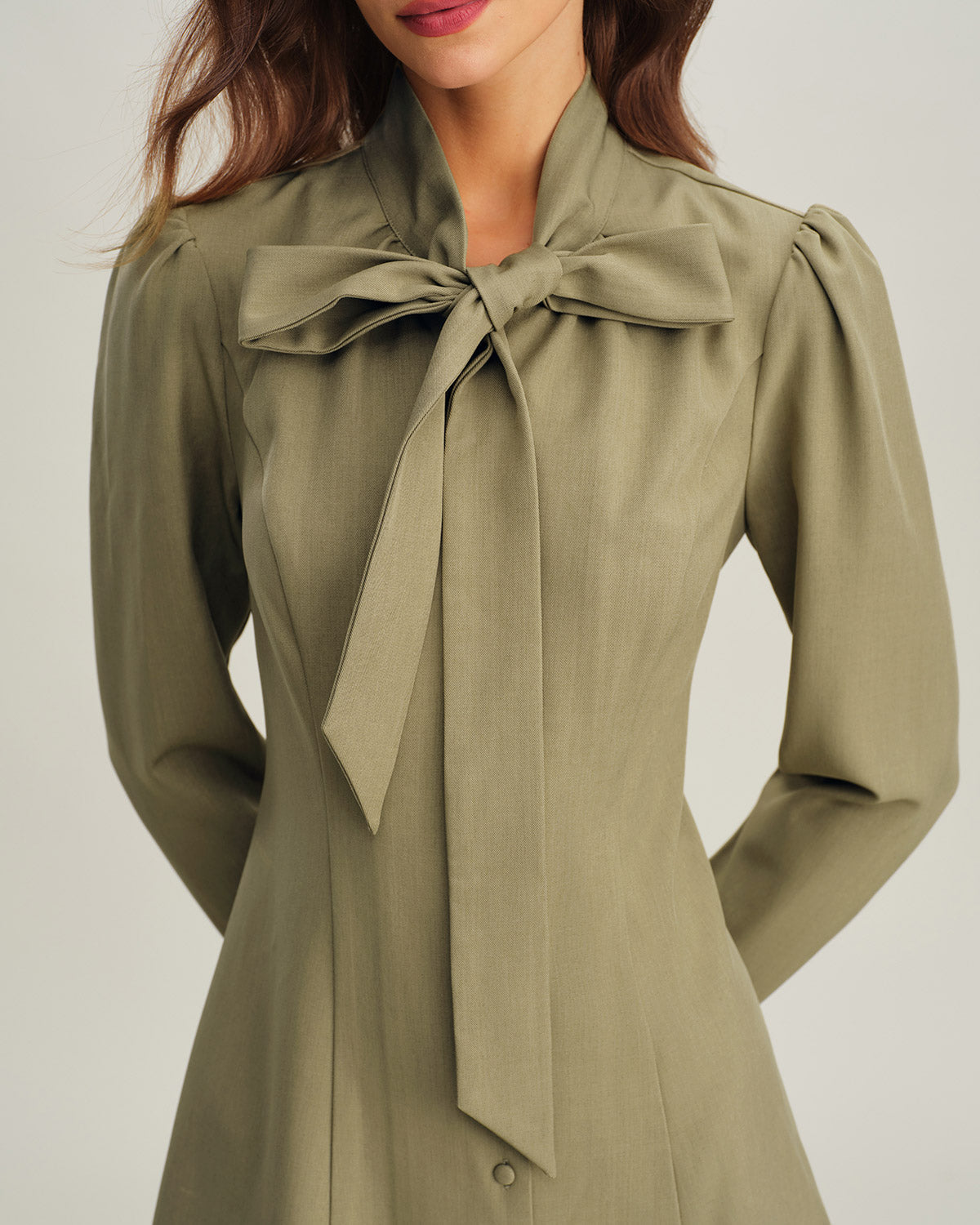 Vestido Mini A-Line con Cuello de Corbata Verde