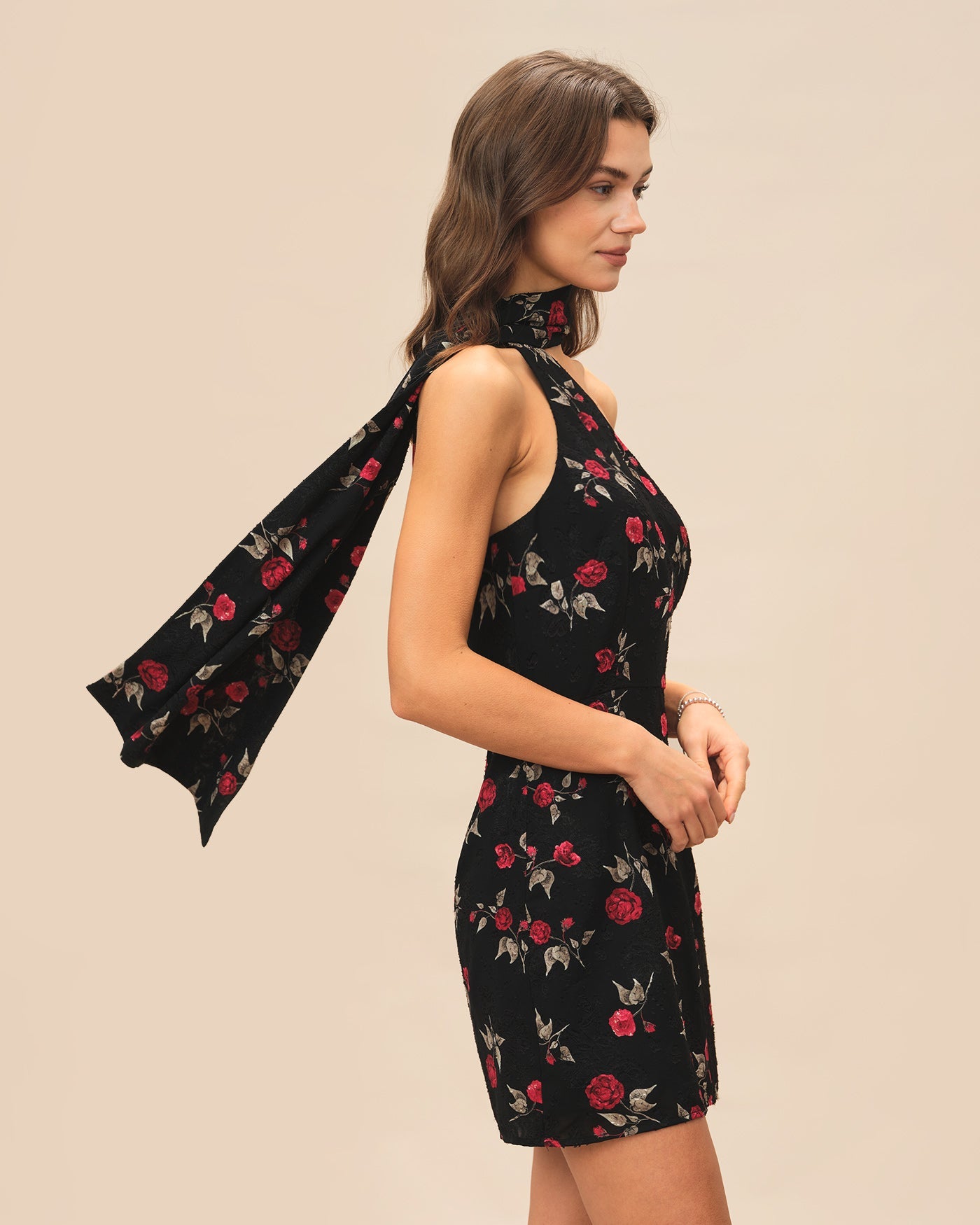 Vestido Mini Jacquard Negro de Un Hombro