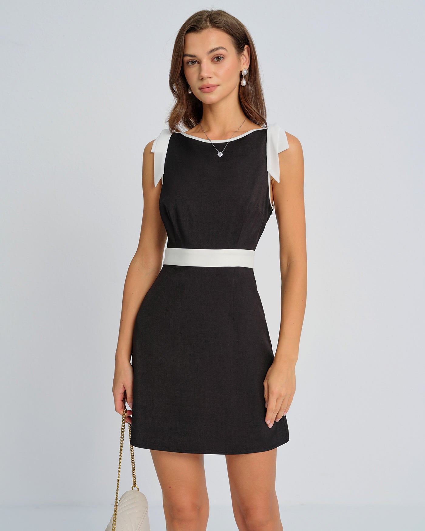 Vestido Mini con Lazo Contraste Negro