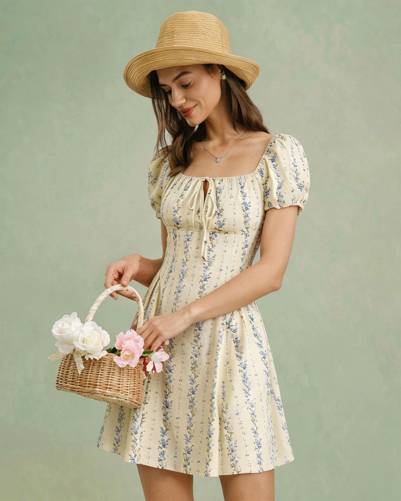 Vestido Mini Floral con Escote Cuadrado en Albaricoque