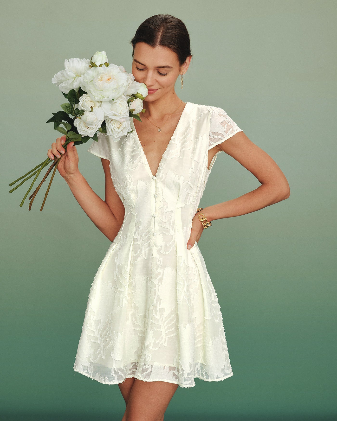Vestido Mini Texturizado con Escote en V Color Albaricoque