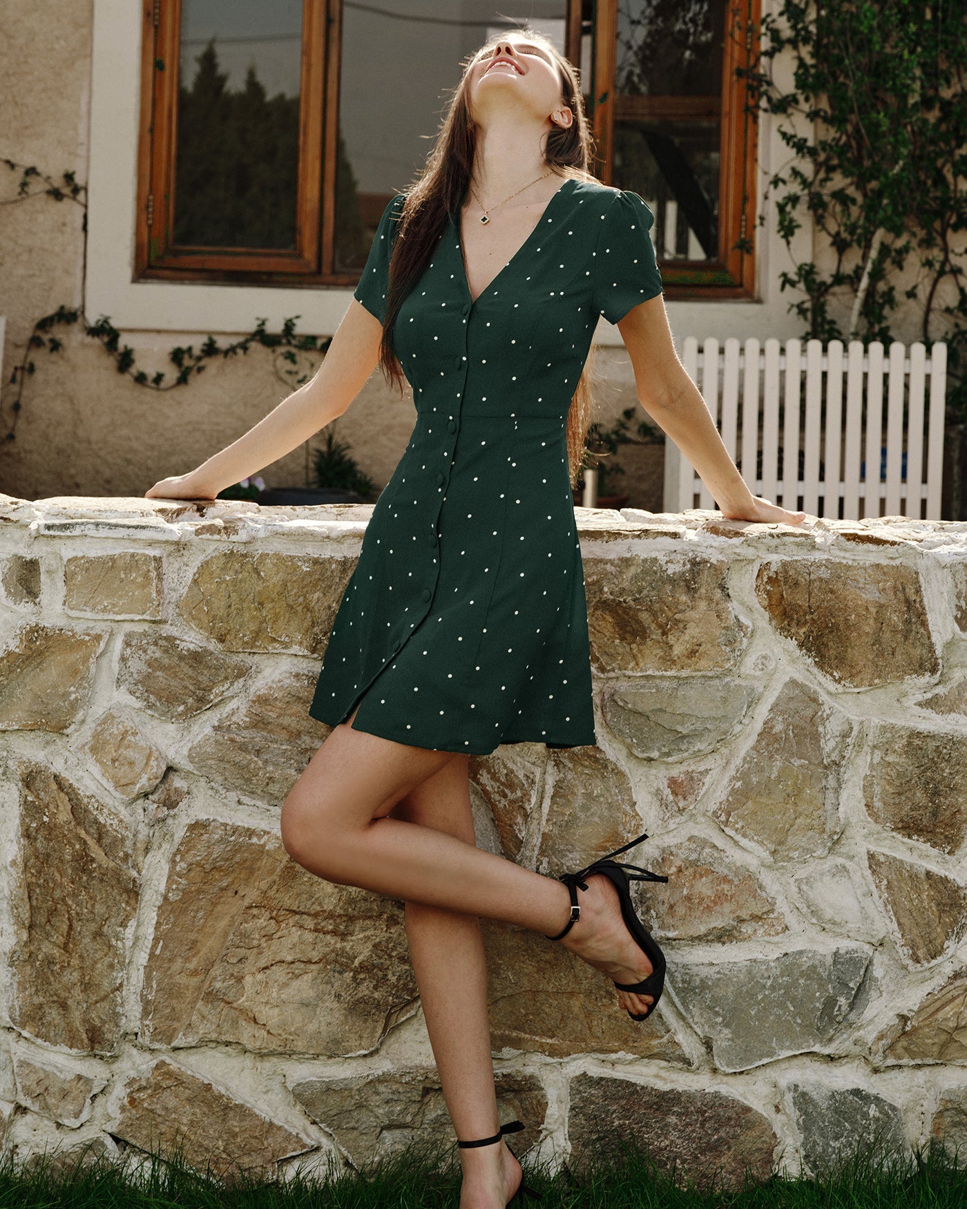 Vestido Mini de Lunares Verde con Escote en V