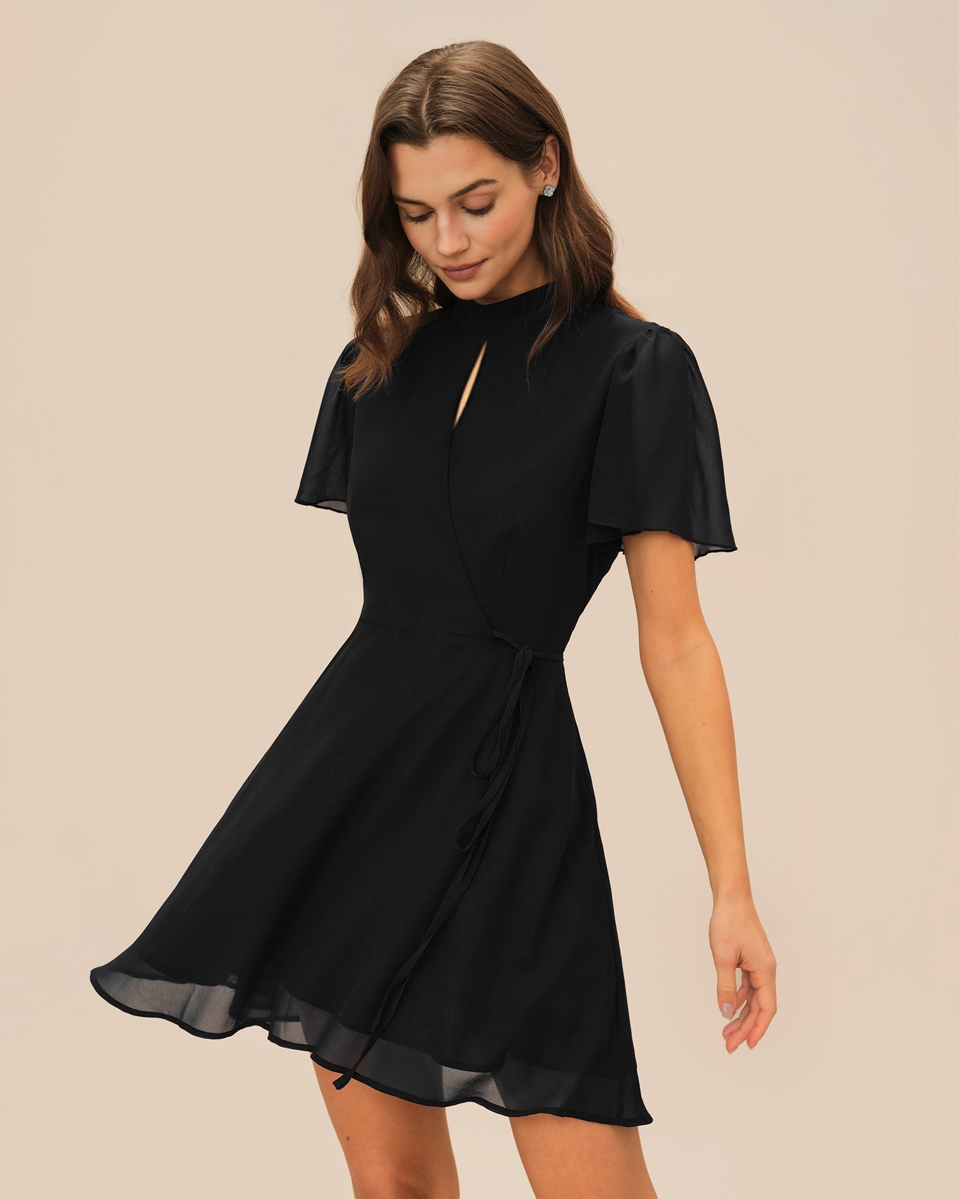 Vestido Mini de Manga Mariposa Negro