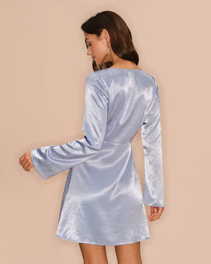 Vestido Mini de Satén con Mangas de Campana Azul