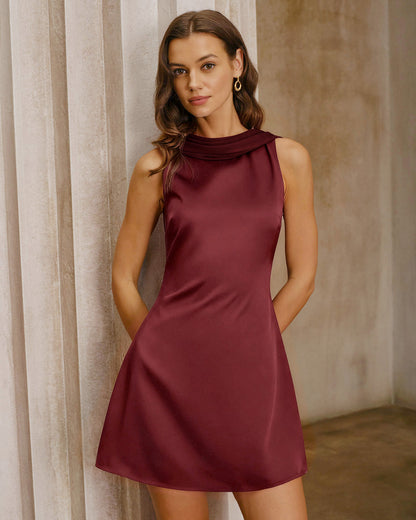 Vestido Mini de Satén Rojo Vino con Cuello de Cowl y Espalda Descubierta