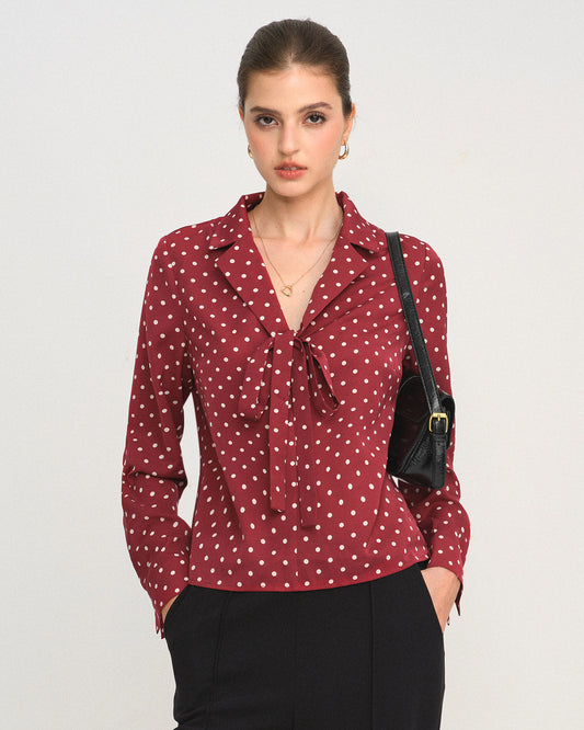 Camisa de Cuello con Lazo de Lunares Rojos Oscuros