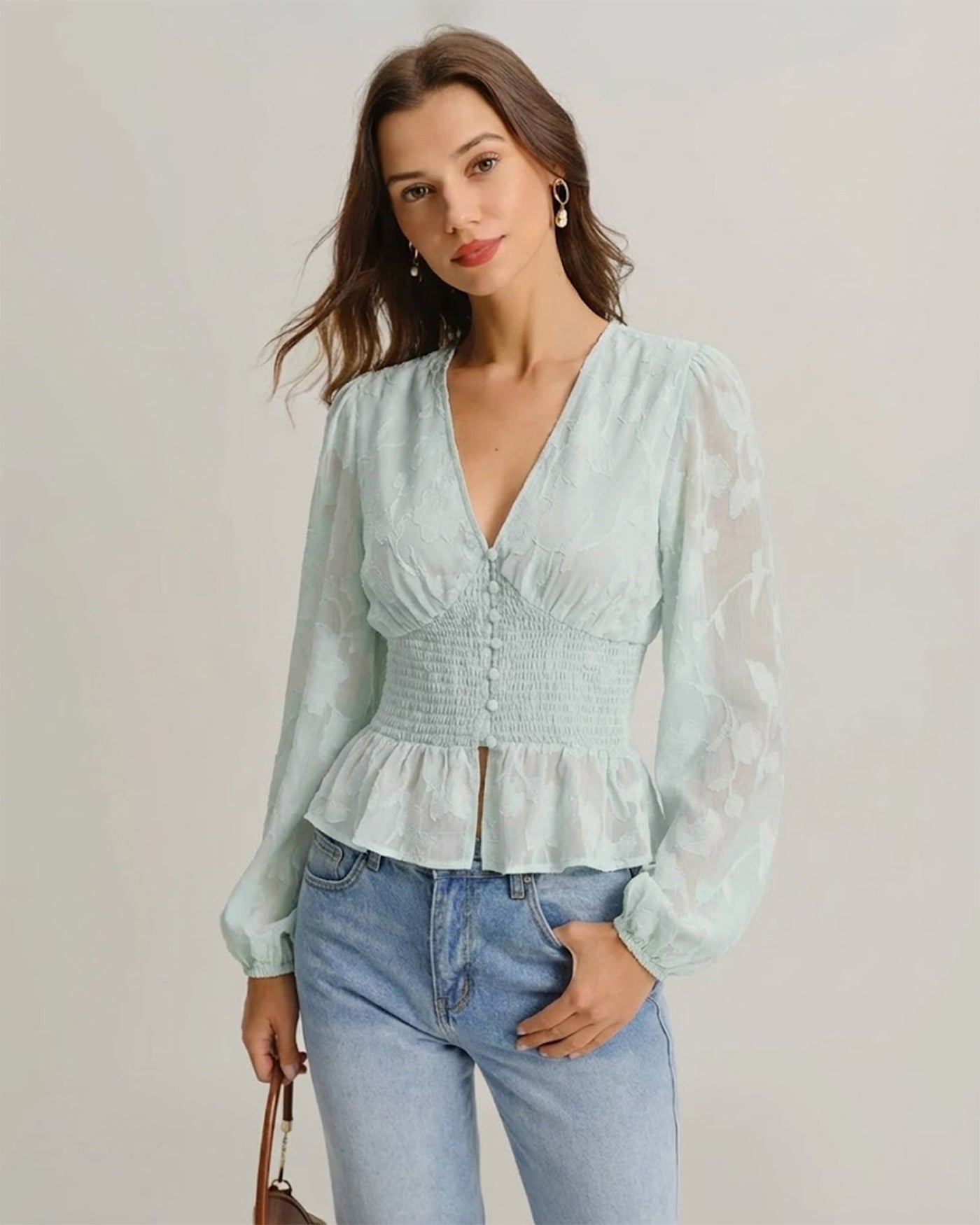 Camisa Floral Verde con Cuello en V