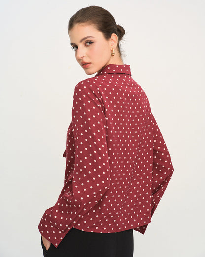 Camisa de Cuello con Lazo de Lunares Rojos Oscuros