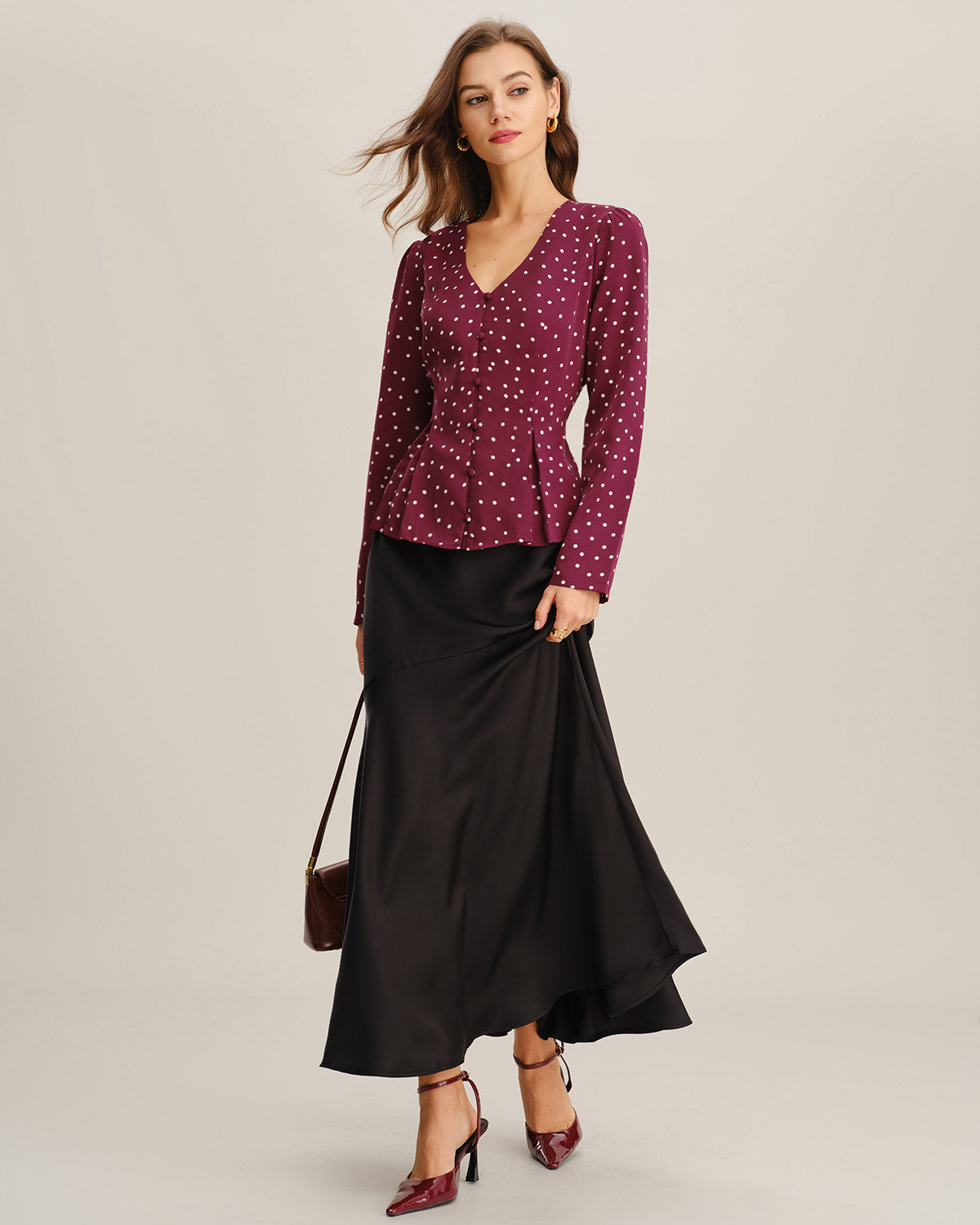 Blusa de Cuello en V con Lunares Rojos Vino